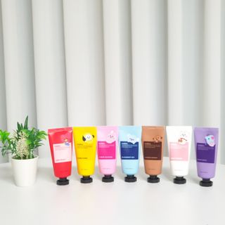 쿤달 BT21 시어버터 앤 마카다미아 퓨어 핸드크림 50ml 7구 기프트 세트 — 5점을 준 리뷰어가 2021년 3월 올린 사용 사진
