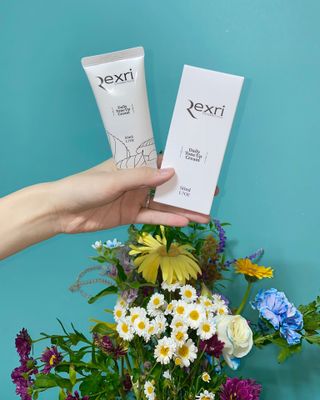 렉스리 데일리 톤업 크림 Rexri Daily Tone Up Cream — 5점을 준 리뷰어가 2022년 10월 올린 사용 사진