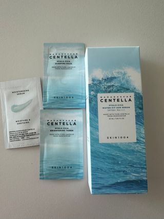 [스킨1004] 마다가스카르 센텔라 히알루-시카 워터핏 선세럼 50ml — 4점을 준 리뷰어가 2024년 5월 올린 사용 사진