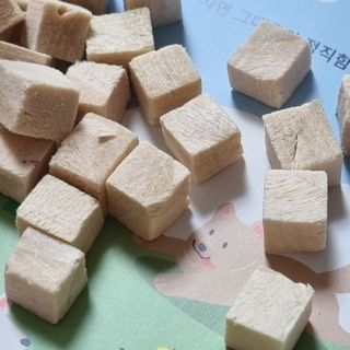 [펫시밀] 원물그대로 영양듬뿍 진공동결건조 북어트릿75g,치킨트릿100g,연어트릿75g 강아지 고양이 간식 — 5점을 준 리뷰어가 2023년 5월 올린 사용 사진