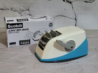 3M 한번의 터치로 깔끔하게 착! 원터치 테이프 디스펜서 — 5점을 준 리뷰어가 2023년 7월 올린 사용 사진