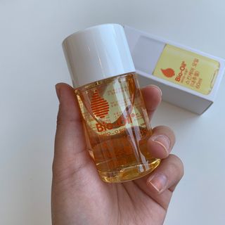 바이오오일 [바이오-오일] 스킨케어 오일 내추럴 60ml — 5점을 준 리뷰어가 2021년 10월 올린 사용 사진
