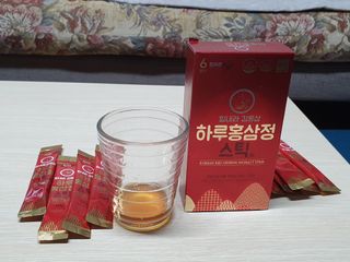 힘내라김홍삼 하루홍삼정스틱 10g x 10포 — 2.5점을 준 리뷰어가 2021년 3월 올린 사용 사진