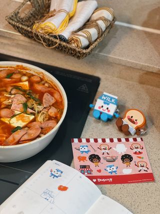 땅스부대찌개 X 브레드이발소 콜라보 비치타올 — 5점을 준 리뷰어가 2023년 6월 올린 사용 사진