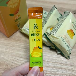 비타앤C 레몬맛, 망고맛 — 5점을 준 리뷰어가 2021년 4월 올린 사용 사진