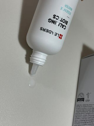 리더스코스메틱 리더스 카밍 바이오틱스 에센스 워터 — 5점을 준 리뷰어가 2021년 10월 올린 사용 사진