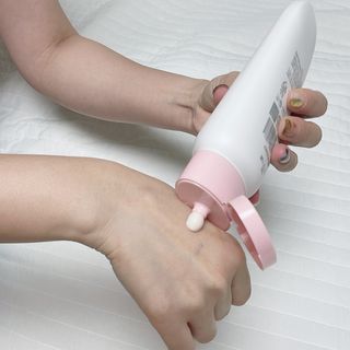 위시스 프리미엄 글루타치온  화이트닝 바디로션 — 5점을 준 리뷰어가 2022년 12월 올린 사용 사진