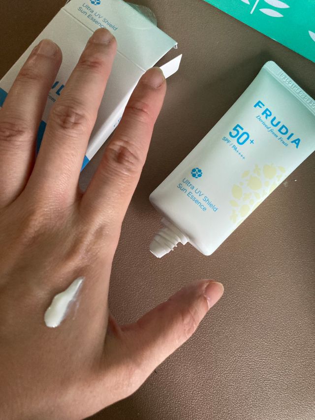 틱톡 [후르디아] 백탁NO! 화잘먹 수분광 선 에센스✨ 리뷰 사진
