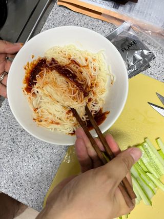 [한면원] 비빔국수 2인분 — 4점을 준 리뷰어가 2022년 8월 올린 사용 사진