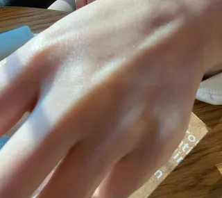 [후르디아] 끈적임 없는 착한성분 비건  핸드크림 3종 — 5점을 준 리뷰어가 2021년 11월 올린 사용 사진