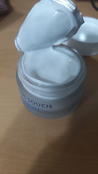 산수시 아쿠아 베네핏 24h 수부지 물광 속건조 수분크림 50ml — 5점을 준 리뷰어가 2021년 7월 올린 사용 사진