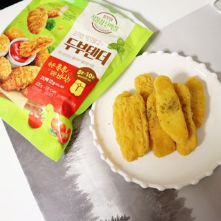 [풀무원] 식물성고기_두부크럼블덮밥소스3종, 두부텐더 — 5점을 준 리뷰어가 2021년 4월 올린 사용 사진