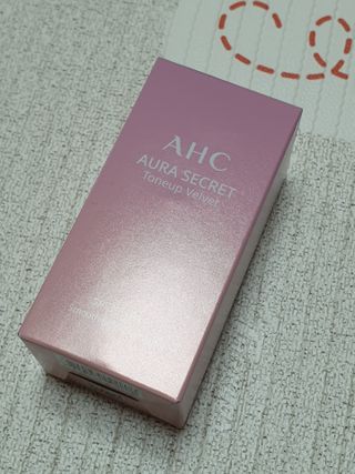 AHC 아우라 시크릿 톤업 벨벳 — 5점을 준 리뷰어가 2021년 4월 올린 사용 사진