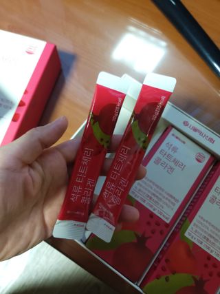 서울약사신협_석류 타트체리 콜라겐_10g x 30포 — 5점을 준 리뷰어가 2021년 8월 올린 사용 사진