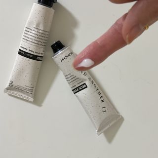 멈칫(MUMCHIT) 넥퍼퓸 NECKPERFUME 2가지 향 — 5점을 준 리뷰어가 2021년 11월 올린 사용 사진