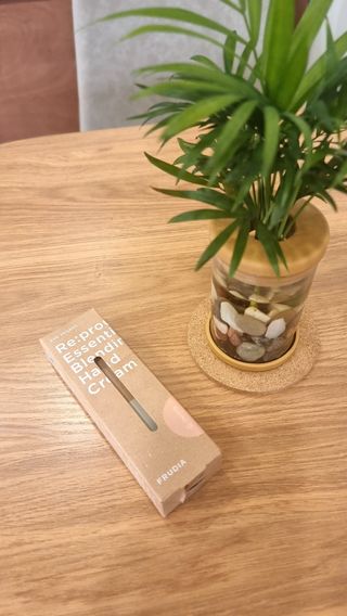 [후르디아] 끈적임 없는 착한성분 비건  핸드크림 3종 — 5점을 준 리뷰어가 2022년 10월 올린 사용 사진