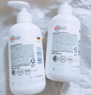 mom e 맘이 내추럴 베이비 케어 샴푸앤바스+로션 — 5점을 준 리뷰어가 2021년 1월 올린 사용 사진