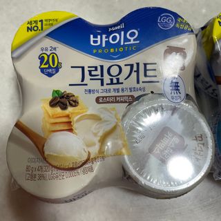 매일바이오 그릭요거트 오리지널 플레인 4개, 로스터리 커피믹스 4개 — 5점을 준 리뷰어가 2021년 12월 올린 사용 사진