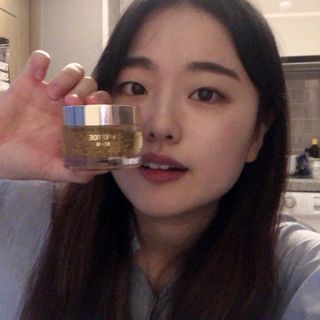 아이앤립 / EYENLIP 아이앤립 24K 골드 N 펩타이드 앰플 크림 — 5점을 준 리뷰어가 2021년 6월 올린 사용 사진