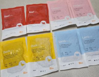 씽크라이크펫 강아지 화식 (50g 소/닭/오리/양 1팩씩 4팩) — 5점을 준 리뷰어가 2023년 1월 올린 사용 사진