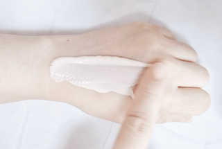 벨먼 내추럴 스파 머드레티놀 바디워시(그린로즈, 미드나잇 피오니) — 5점을 준 리뷰어가 2022년 6월 올린 사용 사진