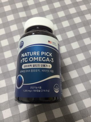 서울약사신협 네이처픽_알티지오메가3_1,205mg x 180캡슐 — 4점을 준 리뷰어가 2021년 9월 올린 사용 사진