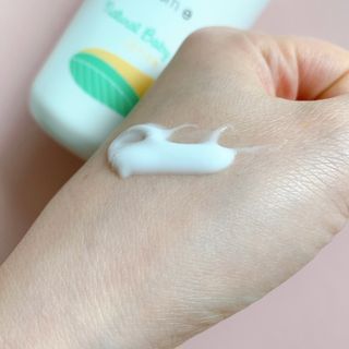 mom e 맘이 내추럴 베이비 케어 샴푸앤바스+로션 — 5점을 준 리뷰어가 2021년 1월 올린 사용 사진