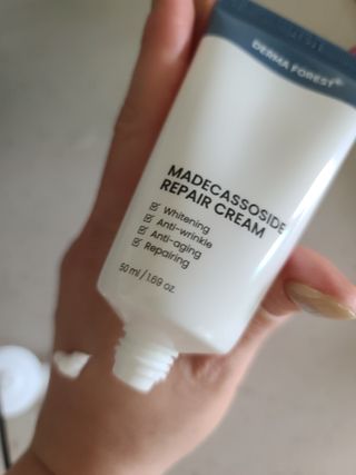 더마포레스트 마데카소사이드 리페어 크림,  모이스처라이징 아쿠아크림 — 5점을 준 리뷰어가 2021년 8월 올린 사용 사진