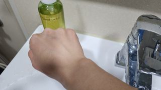 스킨큐어 산다화 순한 클렌징 동백 오일 200ml — 5점을 준 리뷰어가 2023년 3월 올린 사용 사진