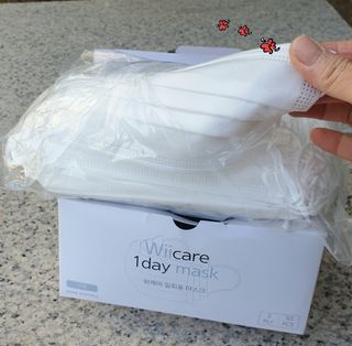위케어 원데이 덴탈마스크 50매 화이트 대형 국내생산 — 5점을 준 리뷰어가 2021년 2월 올린 사용 사진
