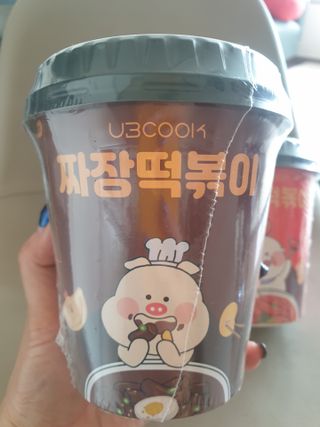 유비쿡 컵떡볶이 매운컵떡볶이2개/ 짜장컵떡볶이 2개  총 4개세트 — 4점을 준 리뷰어가 2021년 3월 올린 사용 사진
