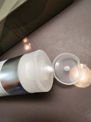 올리브 오일 스킨케어 컴퍼니 [OOSC] 보송보송한 내추럴리 너리시드 핸드크림 125ml — 5점을 준 리뷰어가 2021년 4월 올린 사용 사진