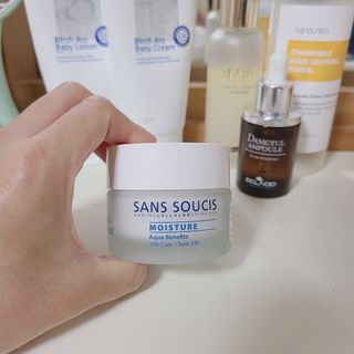 산수시 아쿠아 베네핏 24h 수부지 물광 속건조 수분크림 50ml — 5점을 준 리뷰어가 2021년 6월 올린 사용 사진