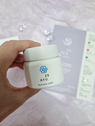 AYU25[아유트웬티파이브]다마스크로즈워터 베이스 천연 수분 촉촉 크림 — 4점을 준 리뷰어가 2021년 4월 올린 사용 사진