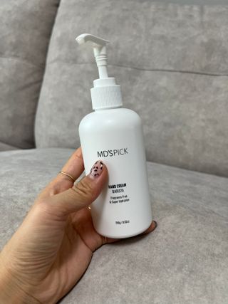 엠디스픽 무향 바리스타 핸드크림 대용량 250g — 5점을 준 리뷰어가 2022년 11월 올린 사용 사진