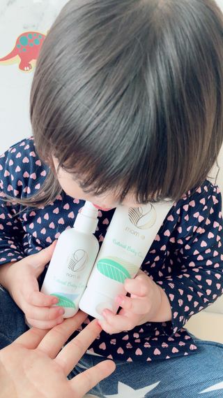 mom e 맘이 내추럴 베이비 케어 크림+바디오일 — 4.5점을 준 리뷰어가 2021년 1월 올린 사용 사진