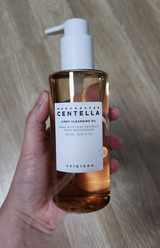 스킨1004 [SKIN1004] 마다가스카르 센텔라 라이트 클렌징 오일 200ml — 5점을 준 리뷰어가 2024년 7월 올린 사용 사진