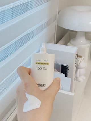 아이레시피 모이스트터치 스포츠 선밀크 50ml (SPF50+ PA+++) — 4.5점을 준 리뷰어가 2023년 2월 올린 사용 사진