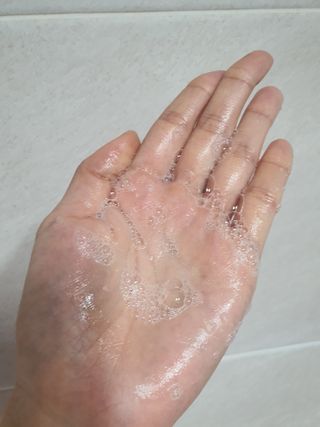 프리마인 메이크업과 들뜨는 각질까지 한방에 깐달걀로! 순하기까지한 셀베이스 그린티클렌저(200ml) — 5점을 준 리뷰어가 2023년 2월 올린 사용 사진
