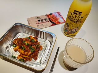 화끈한녀석들 새오똥400g 새우,오징어,똥집 볶음요리 소스,밀떡, 참기름 포함 — 4점을 준 리뷰어가 2022년 11월 올린 사용 사진
