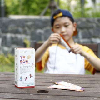 베거스코리아 [콜리케어] 키즈 홍삼콜리 딸기맛 14포 — 5점을 준 리뷰어가 2021년 5월 올린 사용 사진