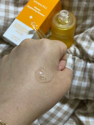 체르엠 스템앤셀 비타민 브라이트닝 에센스 30ml 1개 — 5점을 준 리뷰어가 2021년 12월 올린 사용 사진