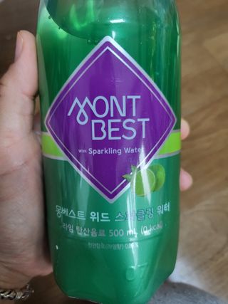 몽베스트 Montbest with Sparkling water Lime20병 — 5점을 준 리뷰어가 2021년 10월 올린 사용 사진