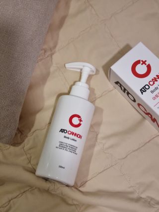 아토캐논(ATO CANNON) 아토캐논 고보습 바디로션 200ml — 5점을 준 리뷰어가 2022년 12월 올린 사용 사진