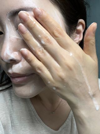 청담로즈 로즈블랑 화이트닝 올인원 퍼펙트 클렌저 — 5점을 준 리뷰어가 2023년 7월 올린 사용 사진