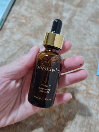 스킨큐어 산다화 비타민c 화이트닝 에센스 30ml — 5점을 준 리뷰어가 2022년 3월 올린 사용 사진