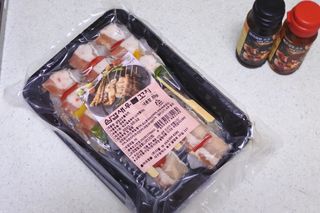 [다물꼬치] 삼겹새우롤꼬치 5개입 350g  + 데리야끼소스 120g + 매운고추소스 120g — 5점을 준 리뷰어가 2021년 10월 올린 사용 사진