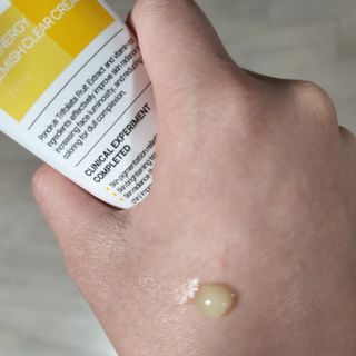 랑벨 비타 에너지 잡티 크림 75ml (피부 속 기미완화크림) — 4점을 준 리뷰어가 2022년 5월 올린 사용 사진
