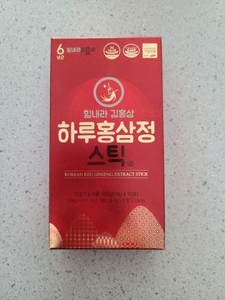 힘내라김홍삼 하루홍삼정스틱 10g x 10포 — 4점을 준 리뷰어가 2021년 4월 올린 사용 사진