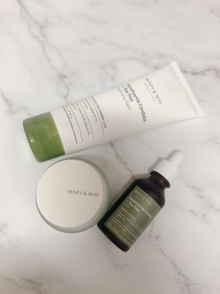 마리엔메이 센서티브 수딩 젤 크림 + 어성초 티트리 추출물 세럼 + 어성초 티트리 모공 클렌징 폼 — 5점을 준 리뷰어가 2021년 8월 올린 사용 사진